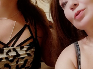 Wir sind ein nicht standardmäßiges Paar aus Mädchen und Transe. Wenn dich das nicht stört, dann lass uns spielen.