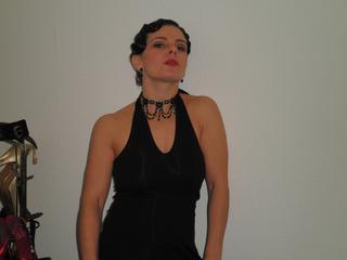 MistressGina - Fesselspiele, Wachs-Spiele, Voyeurismus, Exhibitionismus, Rollenspiele