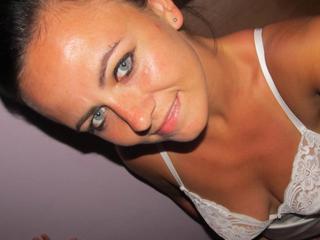 Vivien22 - Rollenspiele, Tattoos, Oralsex, Exhibitionismus, Outdoor