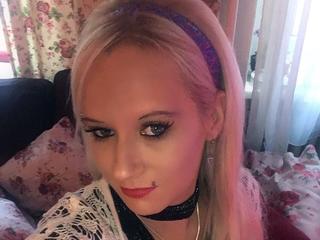 Foto von /livesex-mit-deutschen-swingern/13557live/livesex-mit-Hot-Julia.php
