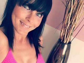 JuleSommer - Schlucken, Sexspielzeug, Analsex, Parkplatz Sex, Live Dates