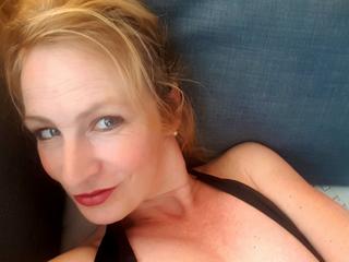 BAISE-MOI - Anal-Sex, Outdoor, Schlucken, Sexspielzeug, Oralsex