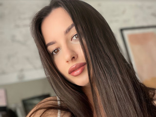AnnaNikol (26) - Reisen, Musik, Motorrad Ich mag jung und unerfahren sein, aber was mir an Wissen fehlt, mache ich durch Neugier wett ;) Ich sehe vielleicht süß und unschuldig aus, aber ich habe eine wilde und ungezähmte Seite, die darauf wartet, entdeckt und erforscht zu werden ... bist du der Richtige um mich auf diesen Weg zu führen?