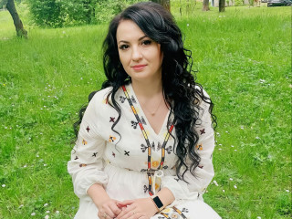 JANICA (33) - Reisen, Musik, Autos Ich mag es, wenn ein Mann die Kontrolle über meinen Körper hat, es fühlt sich so geil an, so umsorgt zu werden und mich zu machen, was er will