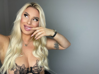 Ich genieße Cam2Cam-Chat wirklich, weil mich nichts mehr anmachen kann als Augenkontakt und Körpersprache. Ich mag es, jemanden glücklich zu machen , warten Sie nicht auf besondere Anlässe.