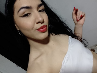 SophieTayllor (22) - Kochen, Shoppen, Kino, Tanzen, Flirten, S*x Ich bin ein Mädchen, das das Leben und die Erfahrungen liebt und jeden Moment in vollen Zügen genießt. Ich weiß, wie man Spaß hat und meine Freude verbreitet. Ich mag es, kokett und sinnlich zu sein, ich weiß, wie man sehr zärtlich und gleichzeitig sehr heiß ist ... lass dich überraschen.