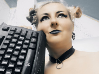 GeileKory Ich bin für dich vor der Cam deine Devote Sklavin wenn du es willst, oder kann auch deine Eheschlampe sein und wir spielen zusammen. Ich probiere dir jeden Wunsch vor der Cam zu erfüllen. Schreib mir was du sehen möchtest und vielleicht erfülle ich dir deine Wünsche.