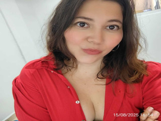 andres Ich mag es, meine Sexualität offen zu genießen, ich liebe es, Ora**ex und andere Fetische zu machen und zu haben.